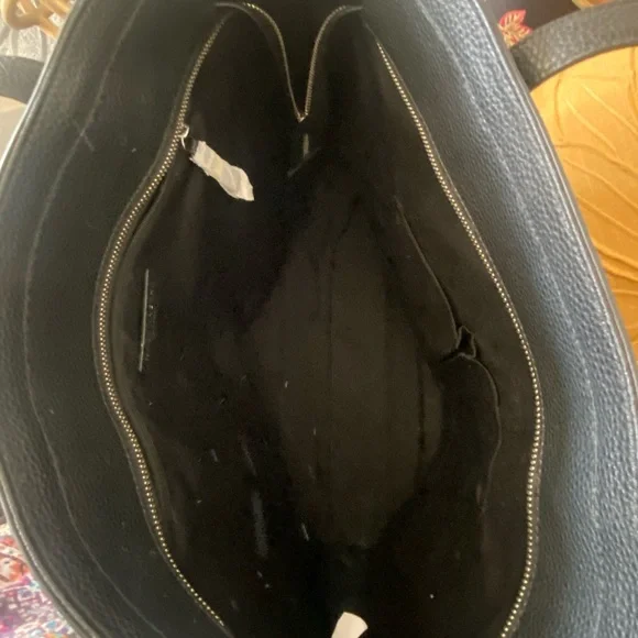 Marc Jacobs Jordan Tote with silver tone hardware Non smoking home. - Picture 3 of 6